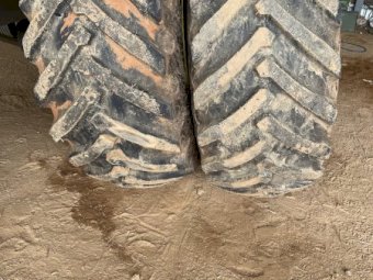 30.5l32  tyres and rims