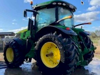 2015 John Deere 7210R Tractor