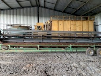 John Deere 930 R Front