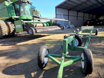 Under Auction - (A192) 1998 Phillips 14FT Canola Pick Up Front 