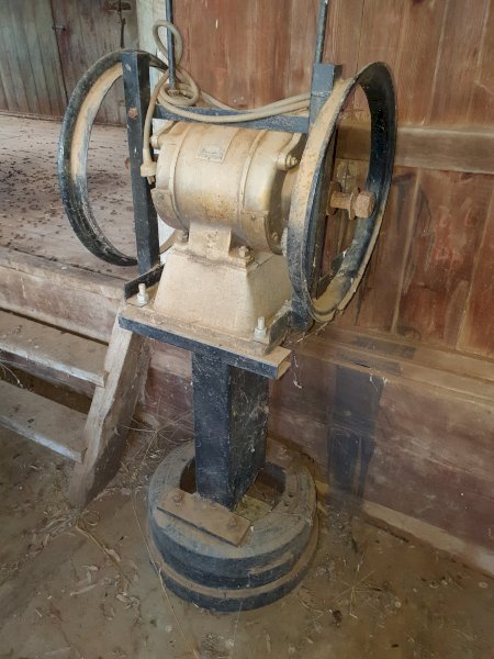 Lister Comb and Cutter Grinder