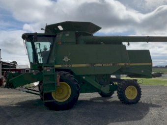 John Deere 9600 Header and Front