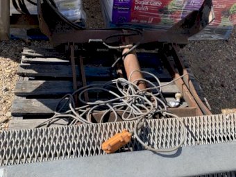 Tieman industries Hydraulic / Electric Tailgate Lifter Small Truck
