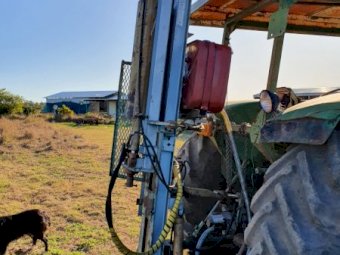 El-Gra McCutcheon post driver with PTO hydraulic pump