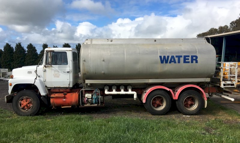 Ford Farm Truck with 18,000 Aluminium Water Tank - ONO