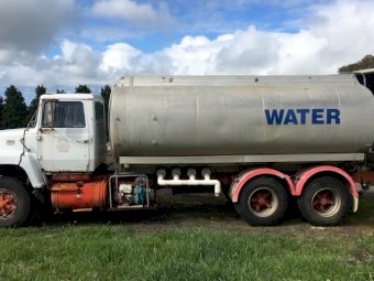 Ford Farm Truck with 18,000 Aluminium Water Tank - ONO