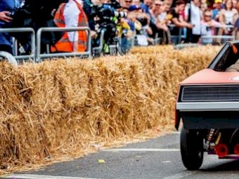 WANTED 400 Small Squares for Hire / Billy Cart Event Barrier