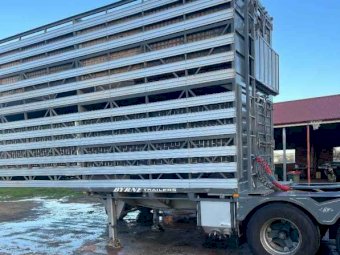2005 Byrne 4x2 B Double Stock Crates