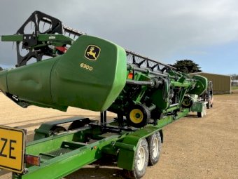 2015 John Deere 630 D  Front