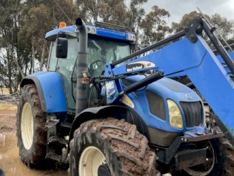 New Holland TVT155 Tractor with Loader