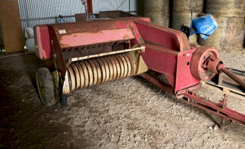 New Holland 281 Small Square Baler
