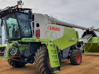 2011 Claas Lexion 750 and Vario 1200 Front with Comb Trailer