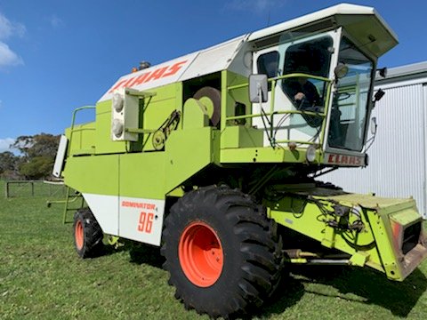 1986 Claas Dominator 96 Header With 25Ft Front