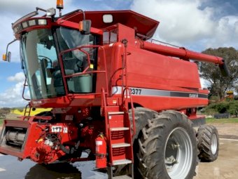 2007 Case IH 2377 Extreme Header with 2009 MacDon D60 30ft Draper Front