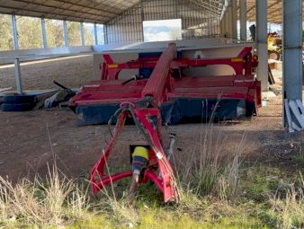 Under Auction - (A201) 2014 Massey Ferguson 1372 Mower Conditioner 