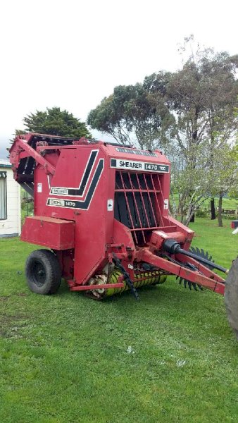 Gehl-Shearer 1470 Round Baler