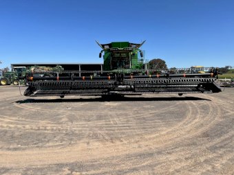 2008 Macdon D60 Draper front 40 ft