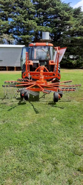 Kuhn GA4121GM Single Rotary Hay Rake