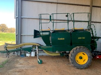 2005 Horwood Bagshaw Scaribar with Simplicity 3000L Air Cart