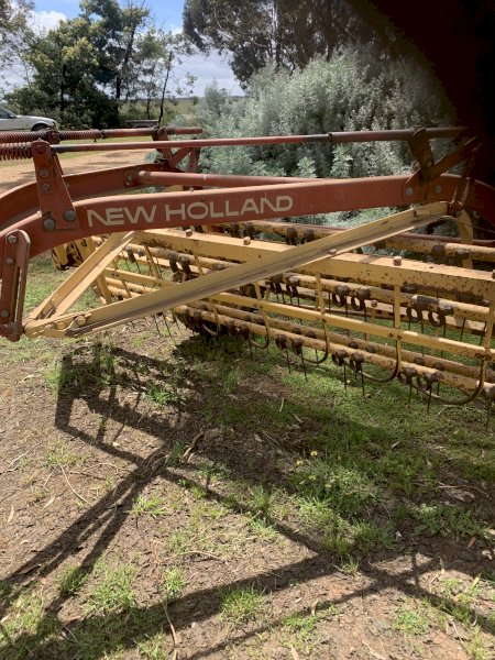 New Holland Super 56 Rollbar Rake