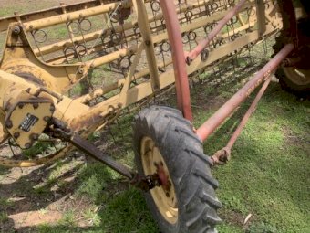 New Holland Super 56 Rollbar Rake