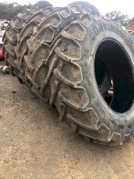 2 x Continental 520/85R42 Tyres