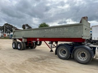 Under Auction - (A209) 1980 White Centurion Bogey Semi Tipper 