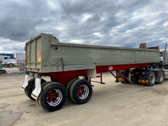 Under Auction - (A209) 1980 White Centurion Bogey Semi Tipper 