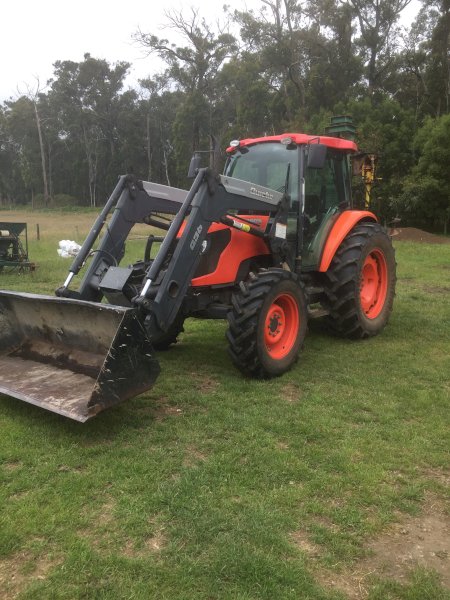 Kubota M8540 Tractor with Howard FEL