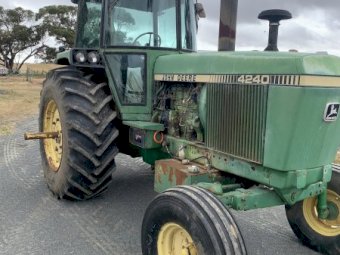 John Deere 4240 Tractor