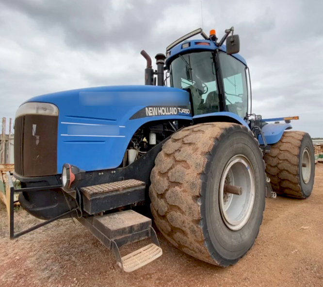 2004 New Holland TJ450 Tractor