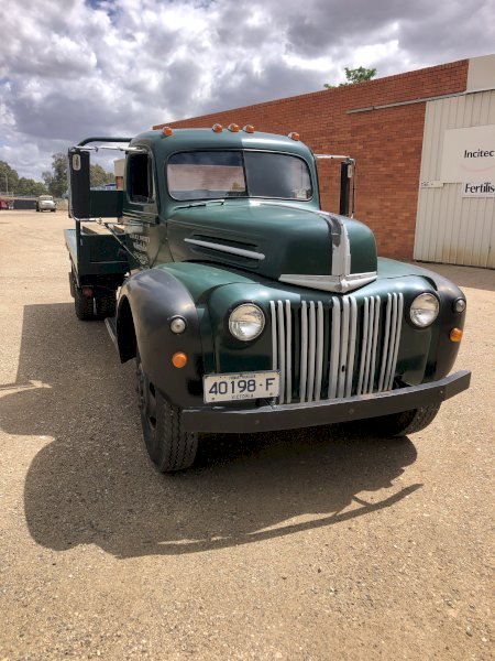 Ford Jailbar 1942 V 8 side valve