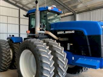 2001 New Holland 9684 4WD Tractor