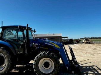 2010 New Holland T6050 Delta Tractor with FEL