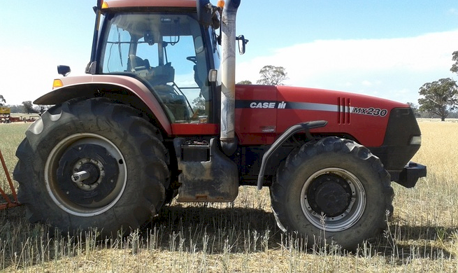 2003 Case IH Magnum MX230 Tractor
