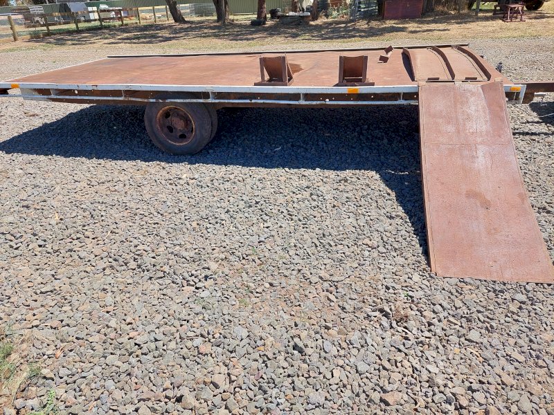 Low Profile Trailer 18" X 8"