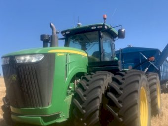2014 John Deere 9460 Tractor