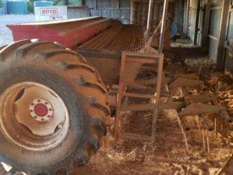 International 511 28 run Combine