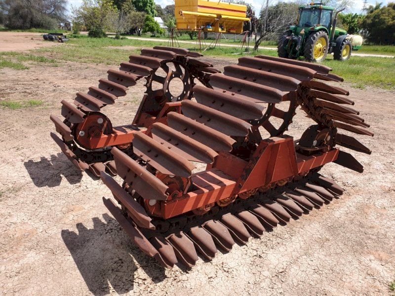Header Tracks