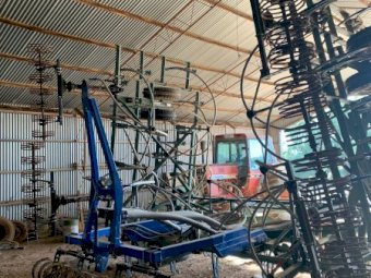 John Shearer 5160 Airseeder with 2005 Gason 1850RT Bin