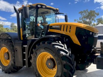 2019 JCB Fastrac 8330 Tractor