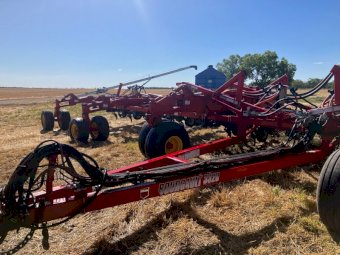 2016 Bourgault 3320 Planter & 6550 Cart