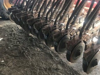 26 Run Triple Disc Seeder