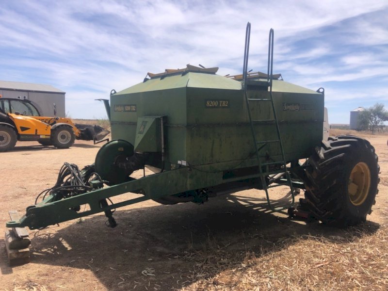 Simplicity 8200 TB2 Air Cart