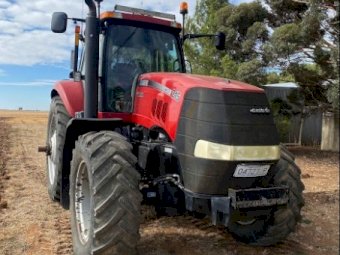 2010 Case IH Magnum 215 Tractor