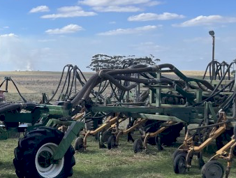 8m John Shearer Airseeder Bar Only