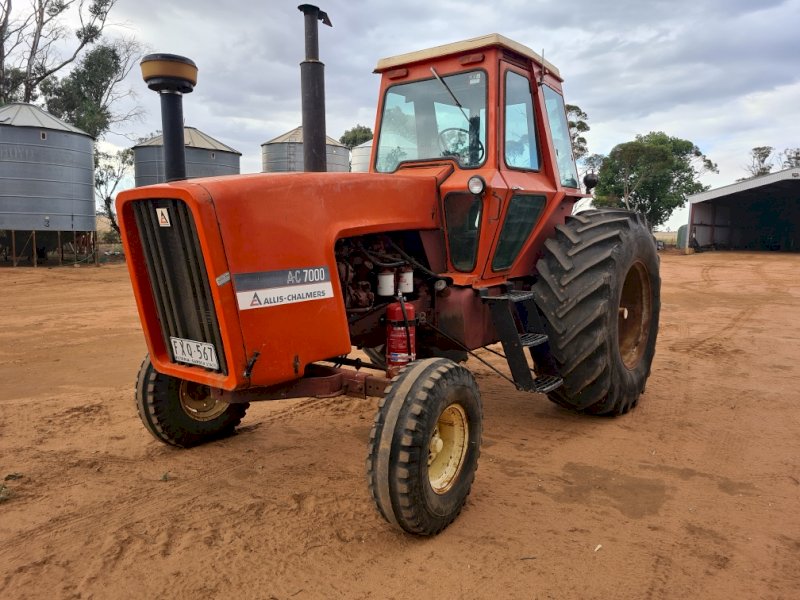 1977 Allis Chalmers AC 7000 Tractor