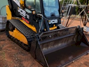 Under Auction - 2015 JCB 300T Skid Steer 