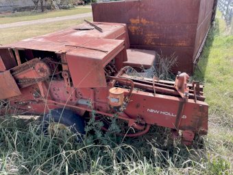 New Holland 317 Square Baler