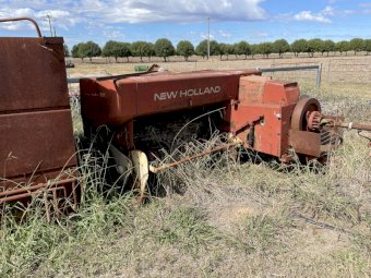 New Holland 317 Square Baler